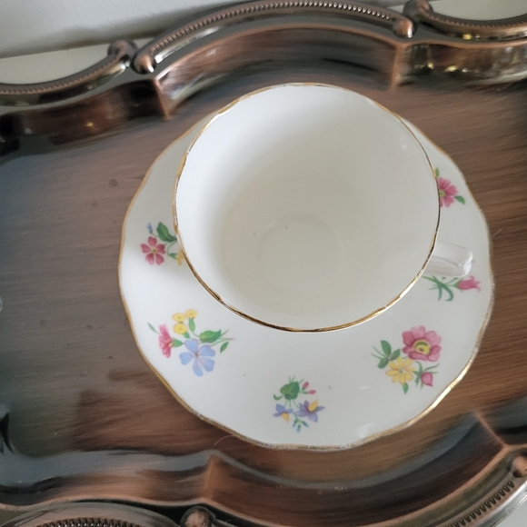 Vintage Vale Tea Cup and Saucer - Picture 4 of 6